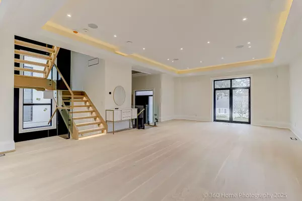 Mississauga, ON L5H 2P6,28 PINE AVE