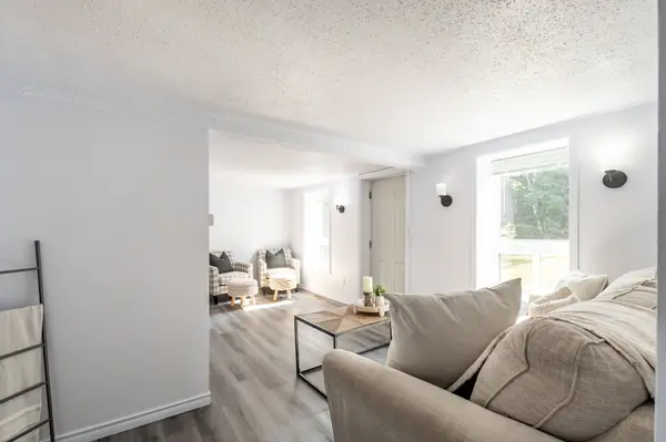 Huntsville, ON P0B 1L0,1980 Lone Pine DR