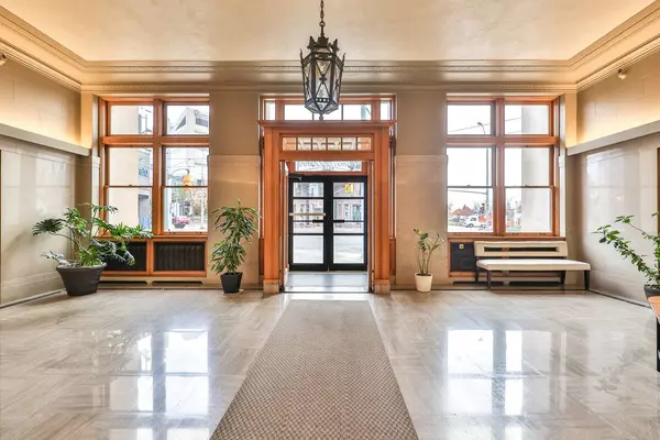 Kitchener, ON N2G 2L5,404 King St ST W #424