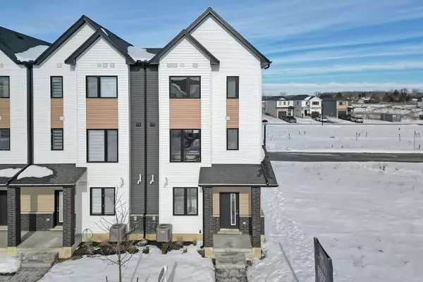 London North, ON N6G 3Y6,1595 Capri CRES #66