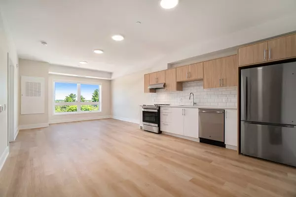 Arnprior, ON K7S 2J1,12 Thomas ST S #409