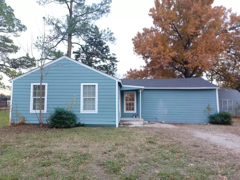 1309 S 5th Street, Bonham, TX 75418