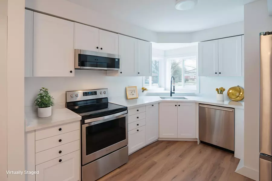 2137 Mount Forest DR #Upper, Burlington, ON L7P 1H6