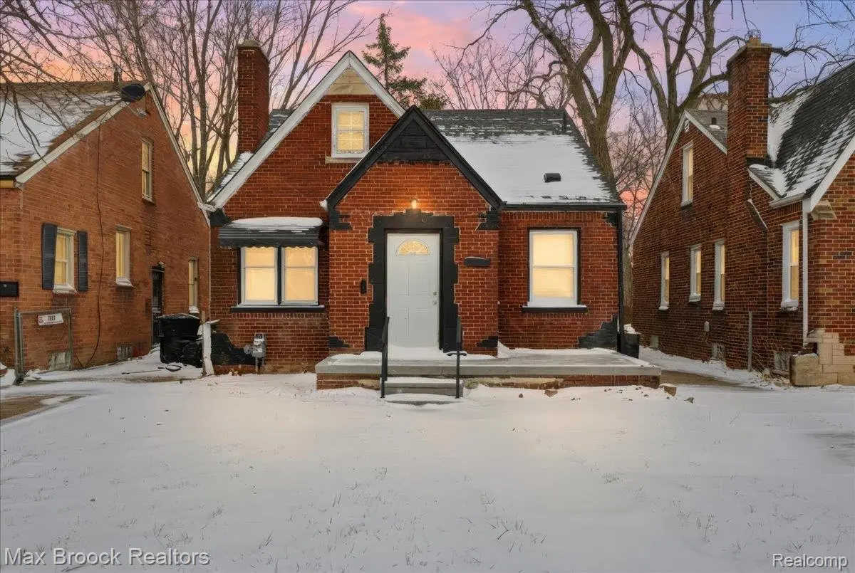 Detroit, MI 48224,9722 Wayburn ST