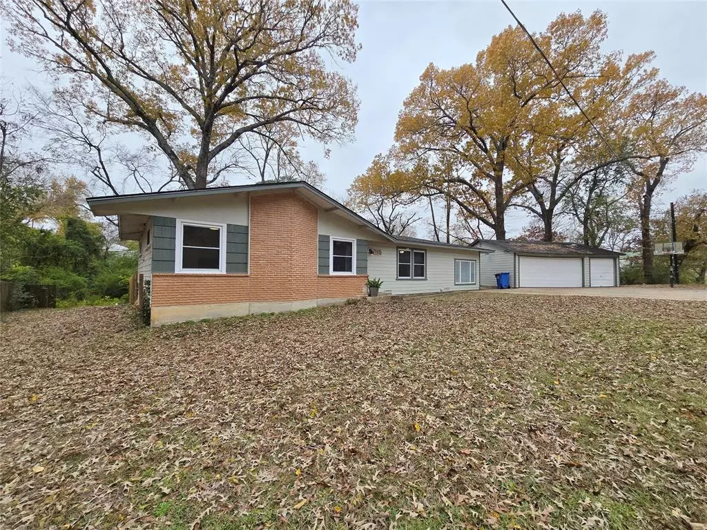 Grand Saline, TX 75140,105 E Cate Street