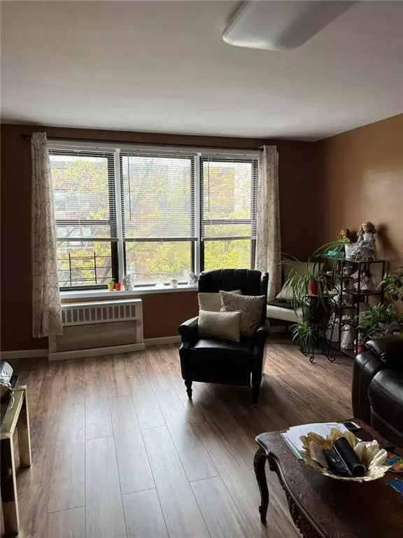 Staten  Island, NY 10306,100 Colfax AVE #6Z