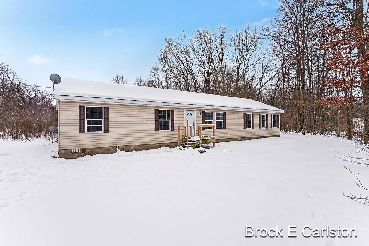 Muskegon, MI 49445,2742 Strand RD