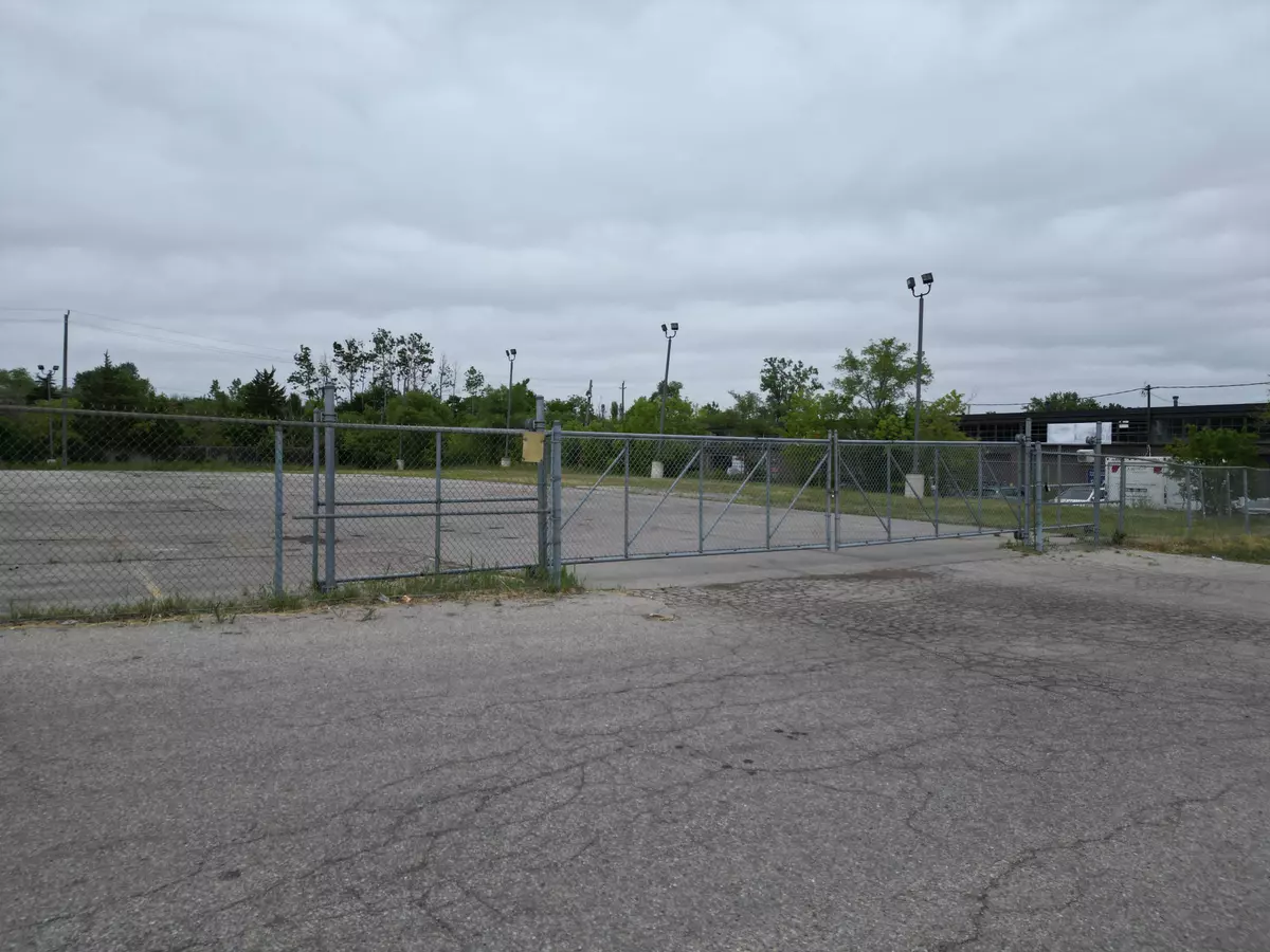 Markham, ON L3T 1L3,120 Doncaster AVE