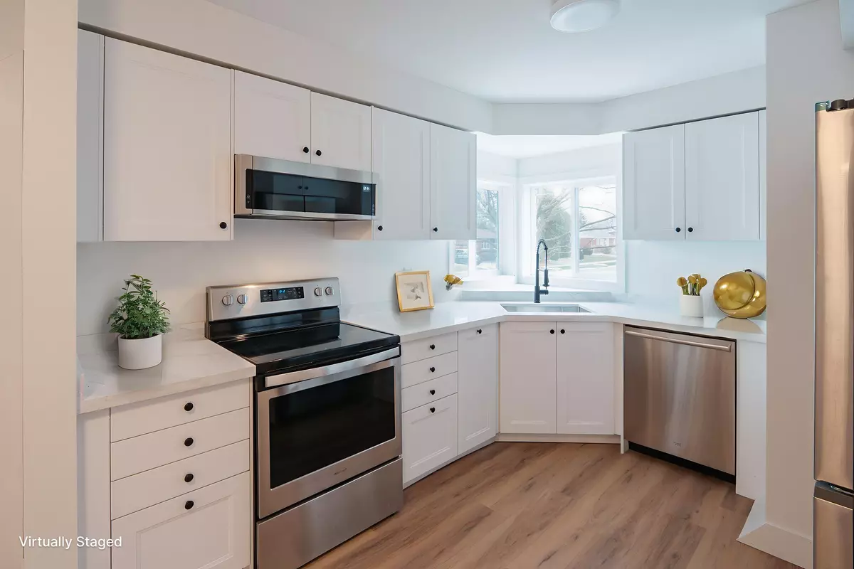 Burlington, ON L7P 1H6,2137 Mount Forest DR #Upper