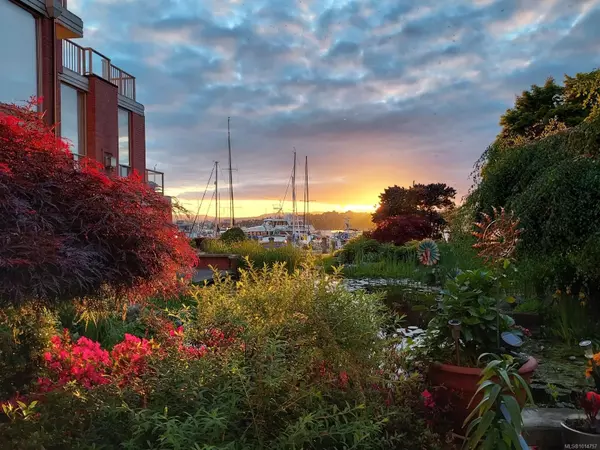 Victoria, BC V8V 4Y1,636 Montreal St #105