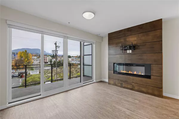 Nanaimo, BC V9R 0J3,91 Chapel St #309