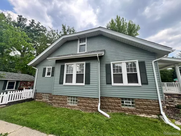 Royal Oak, MI 48067,1402 Catalpa DR