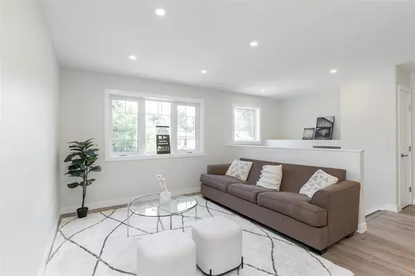 Winnipeg, MB R3J 1S3,276 Parkview ST