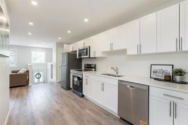 Winnipeg, MB R3J 1S3,276 Parkview ST