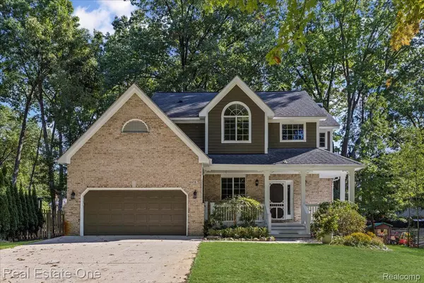 West Bloomfield, MI 48324,2475 Horace ST