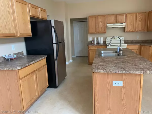 Sterling Heights, MI 48312,15140 RIVERCREST DR