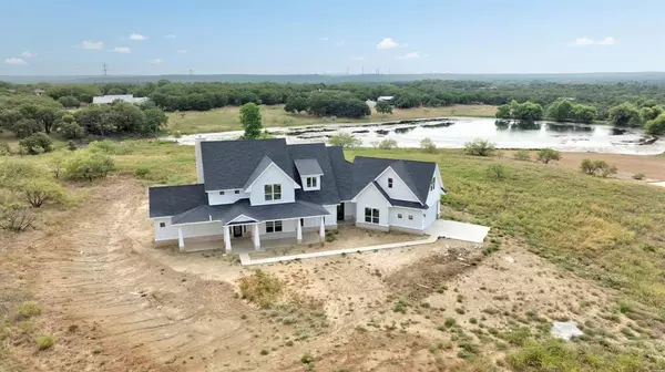 117 Mustang Springs Circle, Sunset, TX 76270