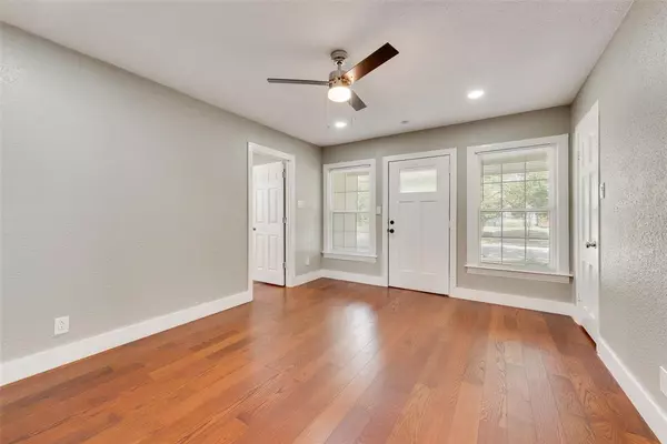 Fort Worth, TX 76110,2512 Ryan Avenue