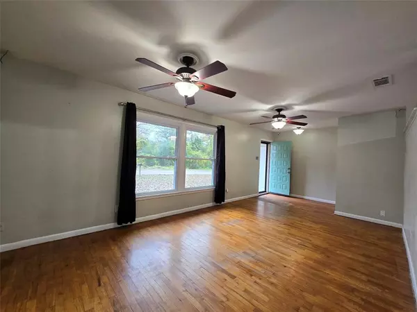 Grand Saline, TX 75140,105 E Cate Street