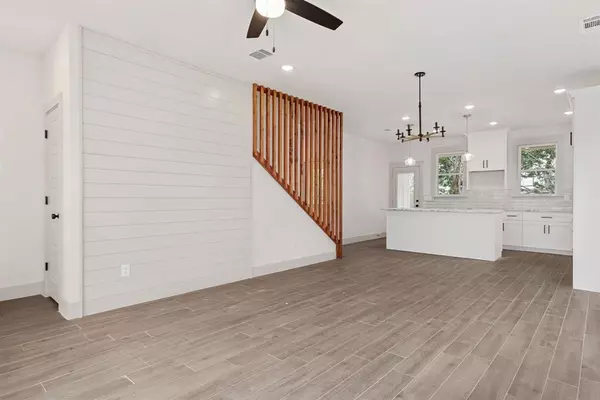 Granbury, TX 76048,5639 Barkridge Drive