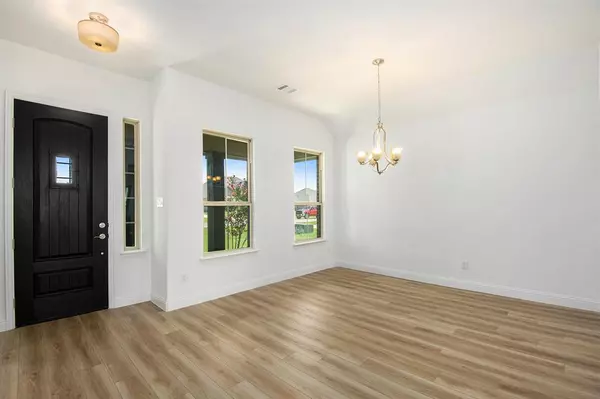 Sanger, TX 76266,6033 Mango