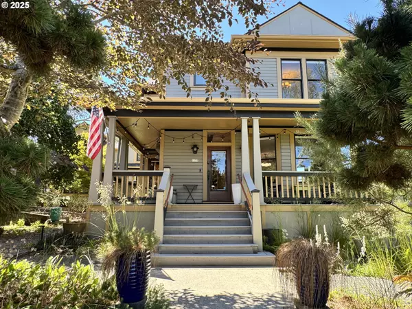 Astoria, OR 97103,1175 11TH ST