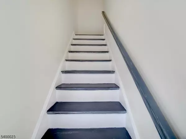 Maplewood Twp., NJ 07040,40B Meadowbrook Pl #B