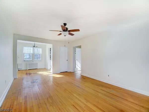 Maplewood Twp., NJ 07040,40B Meadowbrook Pl #B