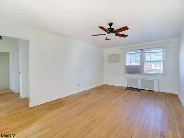 Maplewood Twp., NJ 07040,40B Meadowbrook Pl #B