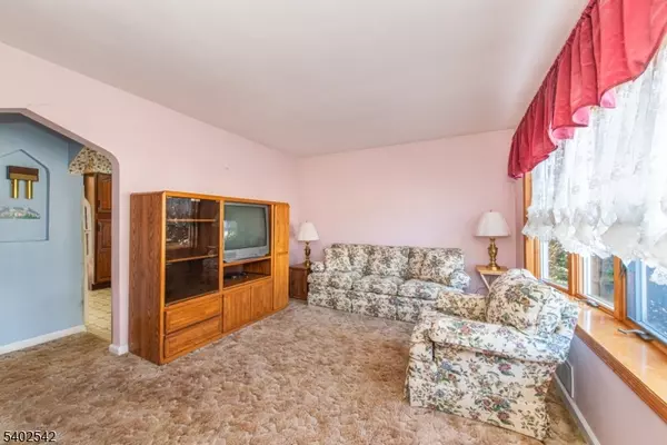 Garfield City, NJ 07026,48 Center Ct