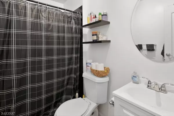 Maplewood Twp., NJ 07040,192 Burnett Ave #1