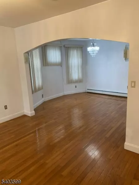 Paterson City, NJ 07503,281 Buffalo Ave #3