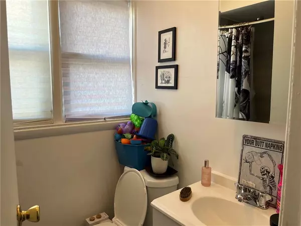 Staten Island, NY 10305,251 Liberty AVE