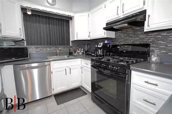 Staten  Island, NY 10312,364 Rolling Hill GN