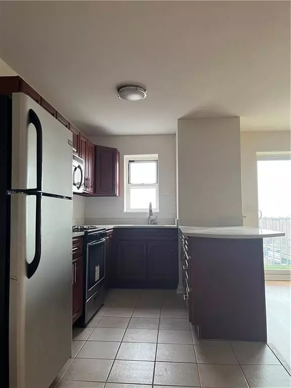 Brooklyn, NY 11224,2955 Shell RD #10R