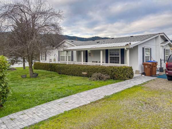 125 ROSE AVE, Myrtle Creek, OR 97457