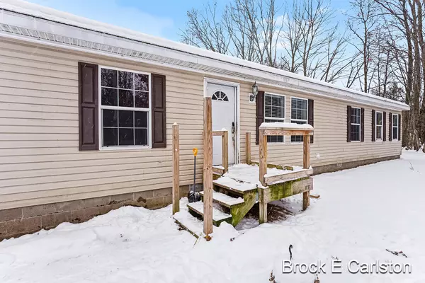 Muskegon, MI 49445,2742 Strand RD