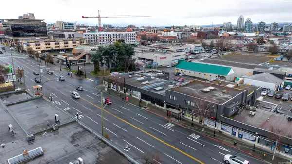 Victoria, BC V8T 4L1,2000 Douglas St #2014