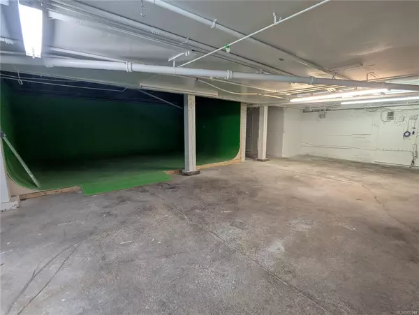 Victoria, BC V8T 4L1,2000 Douglas St #656A