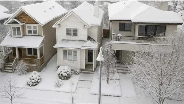 Calgary, AB T2N 1R3,923 5 ST NW