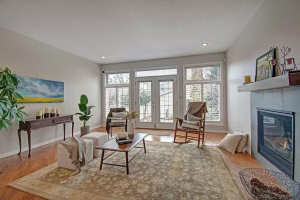 Calgary, AB T2N 1R3,923 5 ST NW