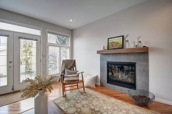 Calgary, AB T2N 1R3,923 5 ST NW