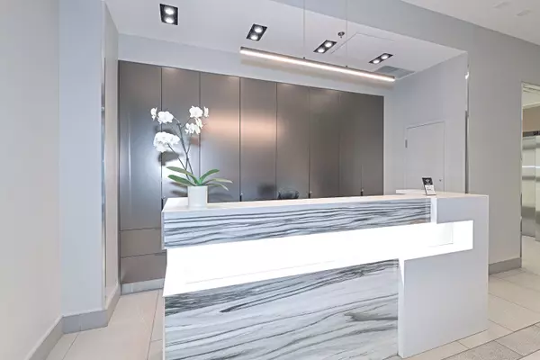 Toronto C01, ON M5V 0B5,400 Wellington ST W #703