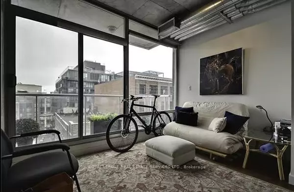 Toronto C01, ON M5T 1X3,169 John ST #804