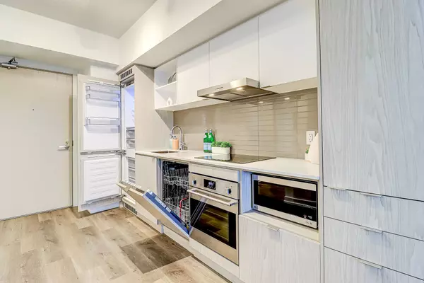 Toronto C08, ON M5E 0G1,55 Cooper ST #2607