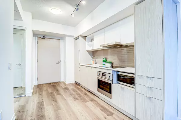 Toronto C08, ON M5E 0G1,55 Cooper ST #2607