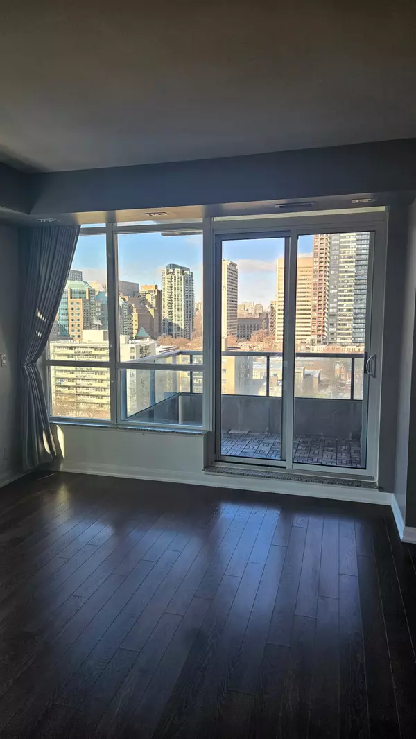 Toronto C08, ON M4X 1L1,500 Sherbourne ST #1110