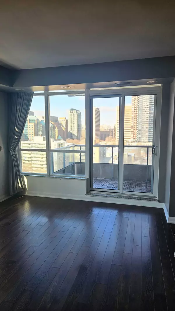 Toronto C08, ON M4X 1L1,500 Sherbourne ST #1110