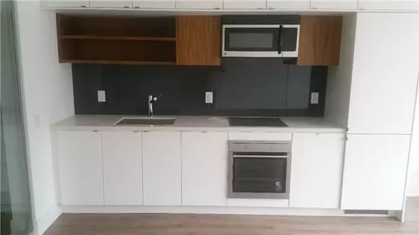 Toronto C02, ON M4V 1N5,111 St Clair AVE W #403