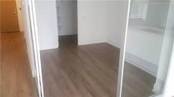 Toronto C02, ON M4V 1N5,111 St Clair AVE W #403